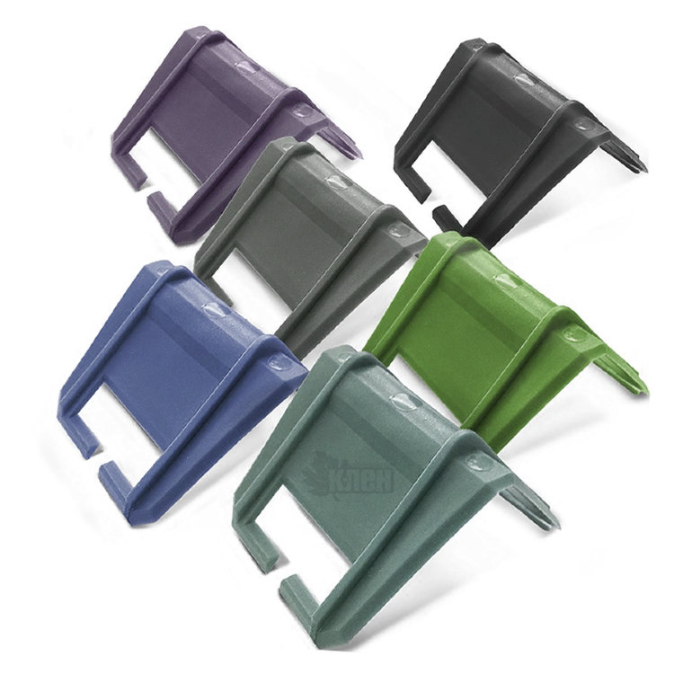 Уголок пластиковый жёсткий